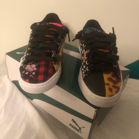 Adorable Puma Sneakers - Picture 11 of 11